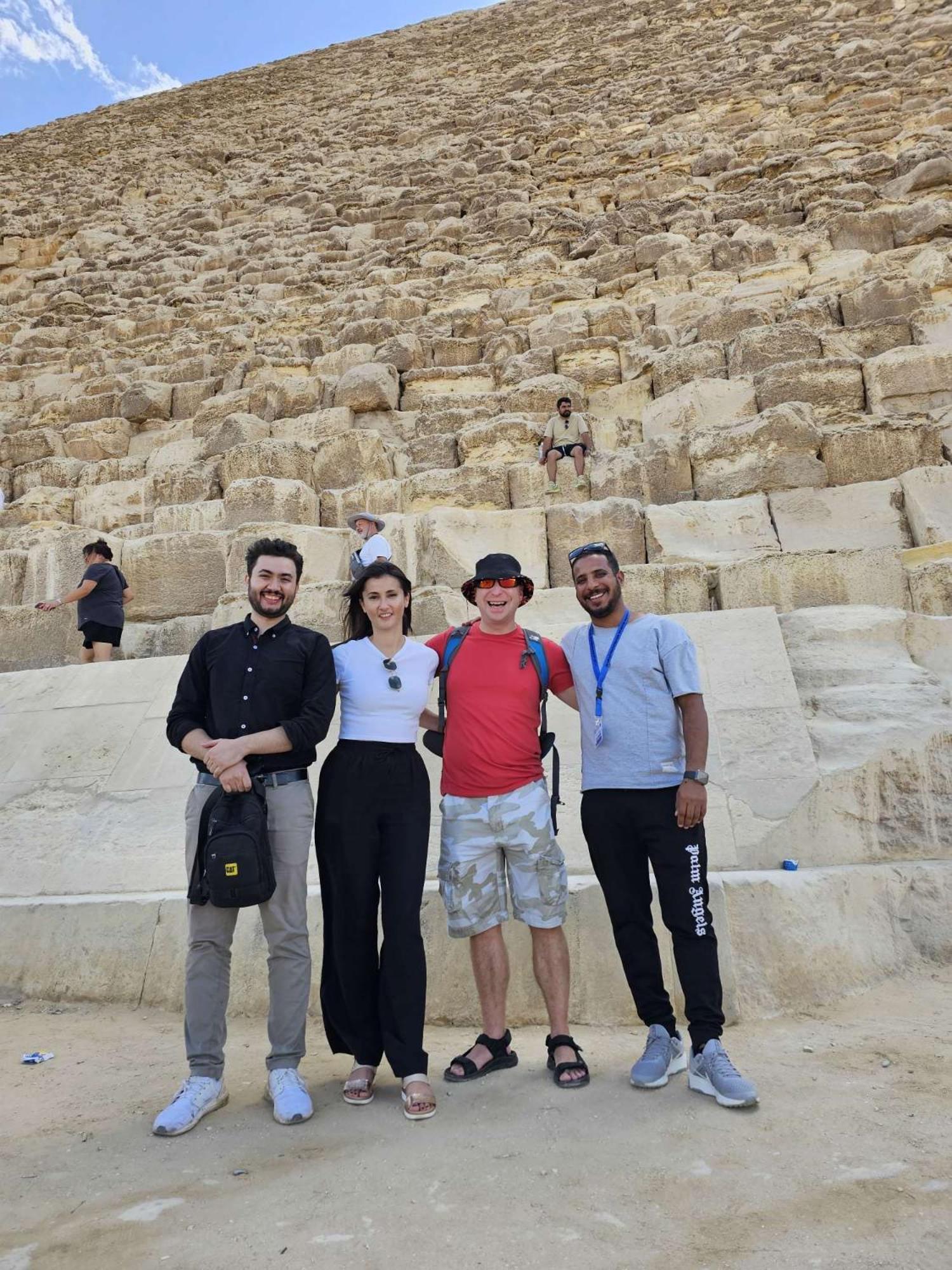 Alaskapyramidsview Kafret el-Gabal Exteriör bild
